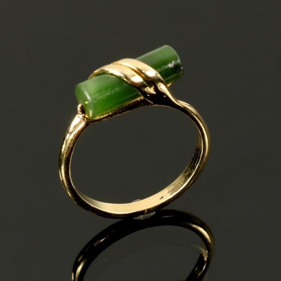 Avon Jewelry - Vintage 1978 Avon Jade ring
